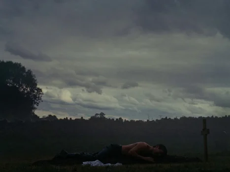 Still frame 118 from Saltburn (2023) directed by Emerald Fennell