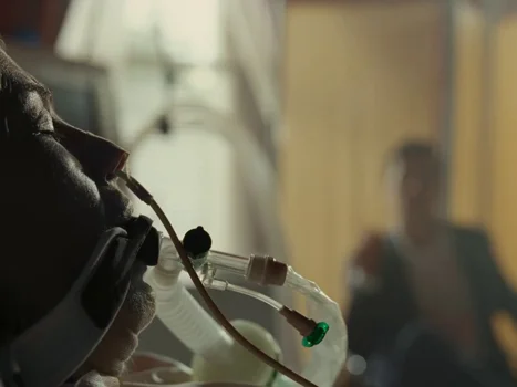 Still frame 132 from Saltburn (2023) directed by Emerald Fennell