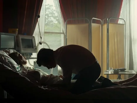 Still frame 135 from Saltburn (2023) directed by Emerald Fennell