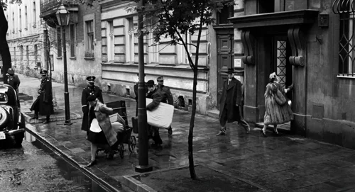 Still frame 23 from Schindler's List (1993) directed by Steven Spielberg
