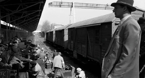 Still frame 54 from Schindler's List (1993) directed by Steven Spielberg