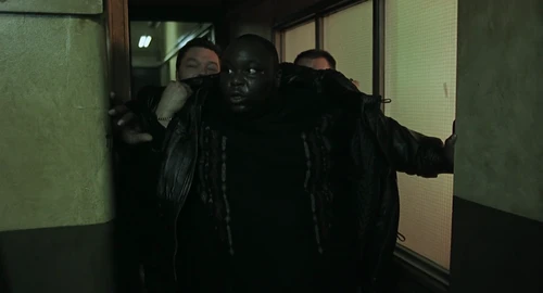 Still frame 101 from Snatch (2000) directed by Guy Ritchie