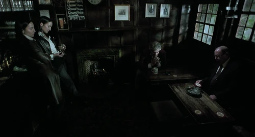 Still frame 113 from Snatch (2000) directed by Guy Ritchie