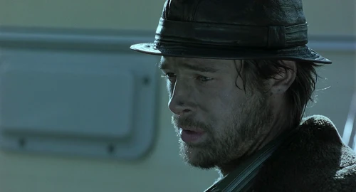 Still frame 132 from Snatch (2000) directed by Guy Ritchie