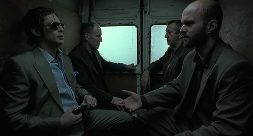 Still frame 10 from Snatch (2000) directed by Guy Ritchie