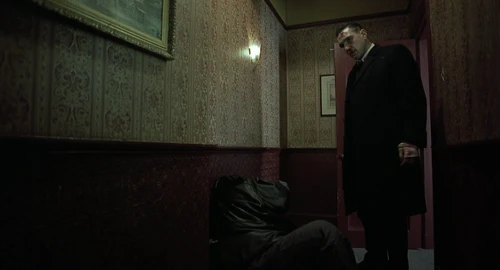 Still frame 158 from Snatch (2000) directed by Guy Ritchie