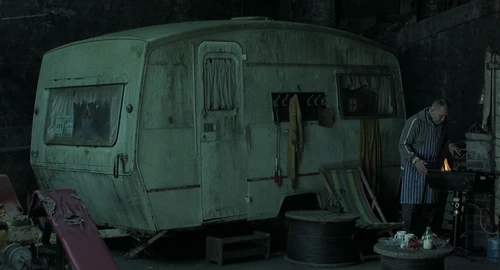 Still frame 12 from Snatch (2000) directed by Guy Ritchie