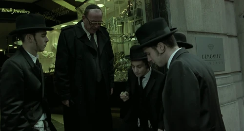 Still frame 25 from Snatch (2000) directed by Guy Ritchie