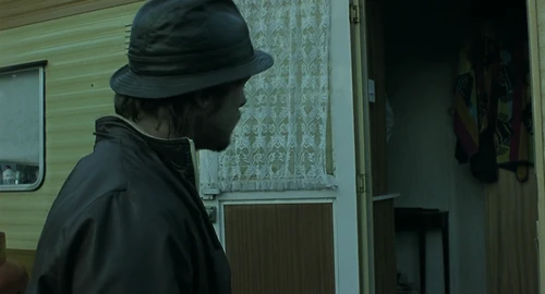 Still frame 35 from Snatch (2000) directed by Guy Ritchie