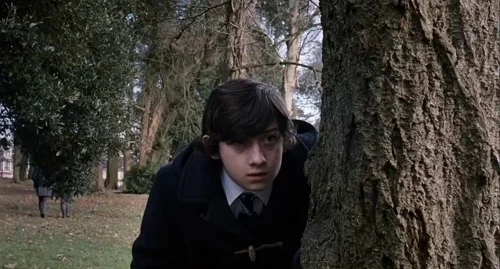 Still frame 13 from Submarine (2010) directed by Richard Ayoade
