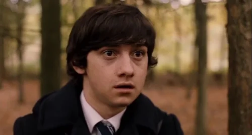 Still frame 17 from Submarine (2010) directed by Richard Ayoade