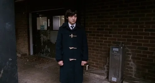 Still frame 34 from Submarine (2010) directed by Richard Ayoade