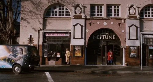 Still frame 114 from Submarine (2010) directed by Richard Ayoade