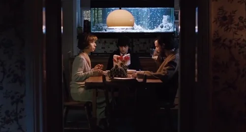 Still frame 115 from Submarine (2010) directed by Richard Ayoade