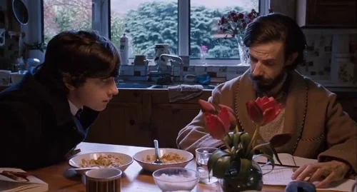 Still frame 119 from Submarine (2010) directed by Richard Ayoade