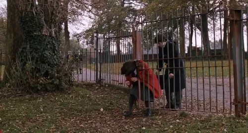 Still frame 125 from Submarine (2010) directed by Richard Ayoade