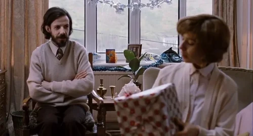 Still frame 139 from Submarine (2010) directed by Richard Ayoade