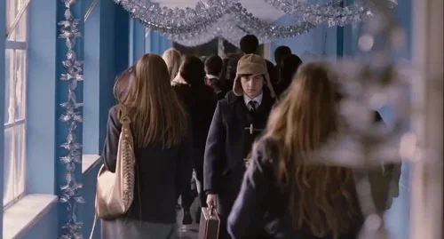 Still frame 147 from Submarine (2010) directed by Richard Ayoade