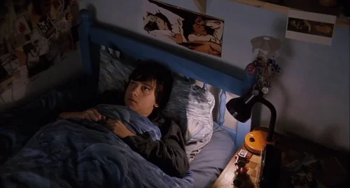 Still frame 170 from Submarine (2010) directed by Richard Ayoade