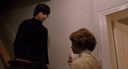 Still frame 181 from Submarine (2010) directed by Richard Ayoade