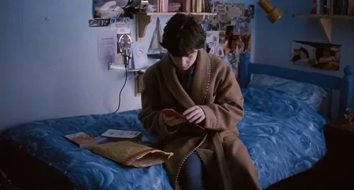 Still frame 202 from Submarine (2010) directed by Richard Ayoade