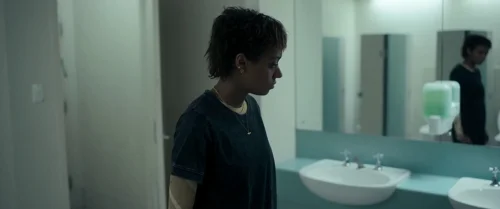 Still frame 58 from Talk to Me (2022) directed by Danny Philippou, Michael Philippou