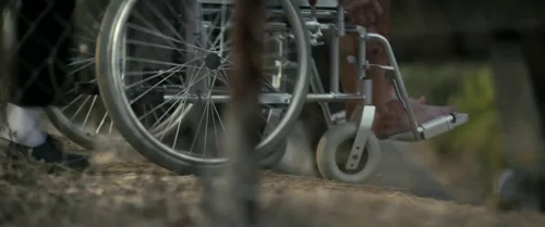 Still frame 90 from Talk to Me (2022) directed by Danny Philippou, Michael Philippou