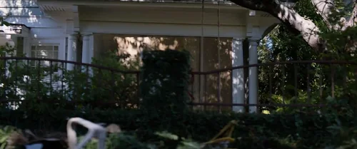 Still frame 16 from The 5th Wave (2016) directed by J Blakeson