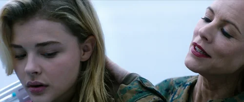 Still frame 104 from The 5th Wave (2016) directed by J Blakeson