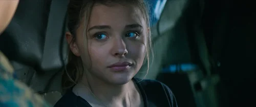 Still frame 121 from The 5th Wave (2016) directed by J Blakeson