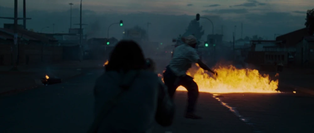 Still frame 54 from The Bang Bang Club (2010) directed by Steven Silver