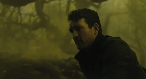 Still frame 286 from The Gorge (2025) directed by Scott Derrickson
