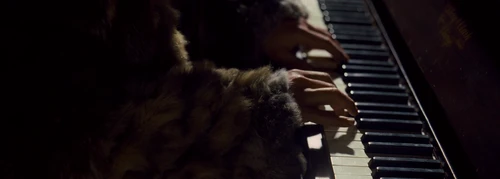 Still frame 137 from The Hateful Eight (2015) directed by Quentin Tarantino