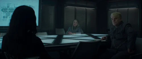 Still frame 16 from The Hunger Games: Mockingjay - Part 2 (2015) directed by Francis Lawrence