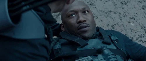 Still frame 34 from The Hunger Games: Mockingjay - Part 2 (2015) directed by Francis Lawrence