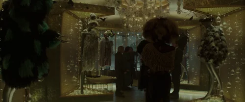 Still frame 61 from The Hunger Games: Mockingjay - Part 2 (2015) directed by Francis Lawrence