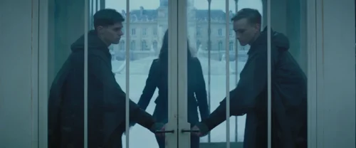 Still frame 74 from The Hunger Games: Mockingjay - Part 2 (2015) directed by Francis Lawrence