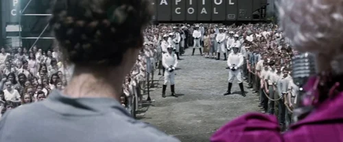 Still frame 10 from The Hunger Games (2012) directed by Gary Ross
