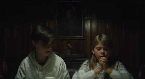 Still frame 21 from The Lodge (2019) directed by Severin Fiala, Veronika Franz