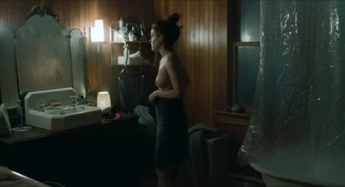 Still frame 32 from The Lodge (2019) directed by Severin Fiala, Veronika Franz