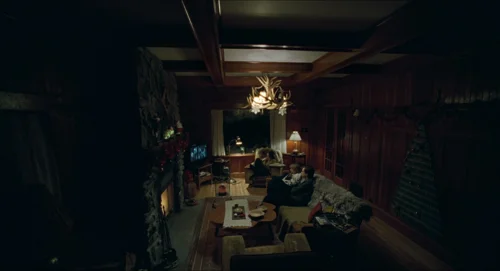 Still frame 36 from The Lodge (2019) directed by Severin Fiala, Veronika Franz