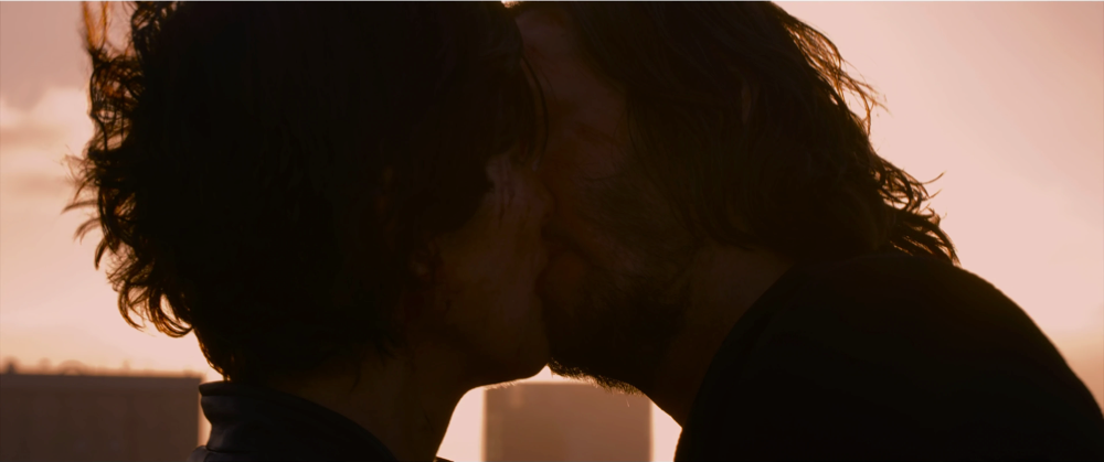 Still frame 208 from The Matrix Resurrections (2021) directed by Lana Wachowski
