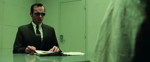 Still frame 36 from The Matrix (1999) directed by Lana Wachowski, Lilly Wachowski