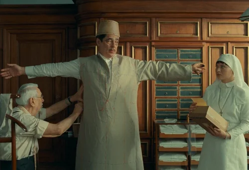 Still frame 72 from The Phoenician Scheme (2025) directed by Wes Anderson
