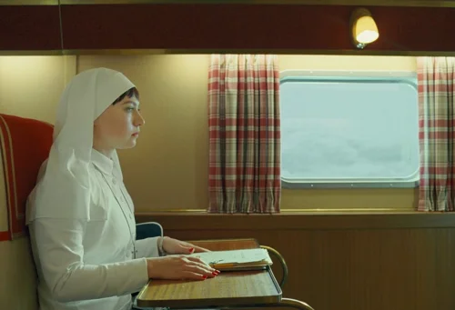 Still frame 119 from The Phoenician Scheme (2025) directed by Wes Anderson