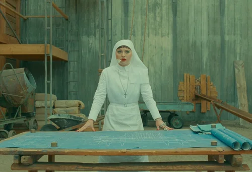 Still frame 267 from The Phoenician Scheme (2025) directed by Wes Anderson