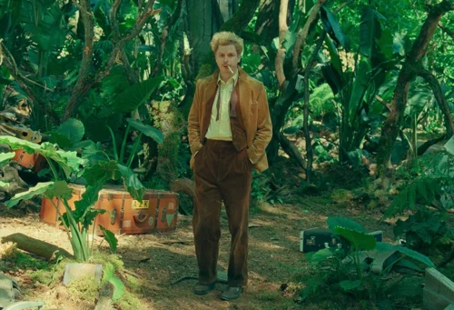 Still frame 301 from The Phoenician Scheme (2025) directed by Wes Anderson