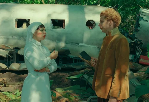 Still frame 303 from The Phoenician Scheme (2025) directed by Wes Anderson