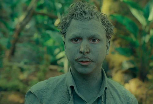Still frame 313 from The Phoenician Scheme (2025) directed by Wes Anderson
