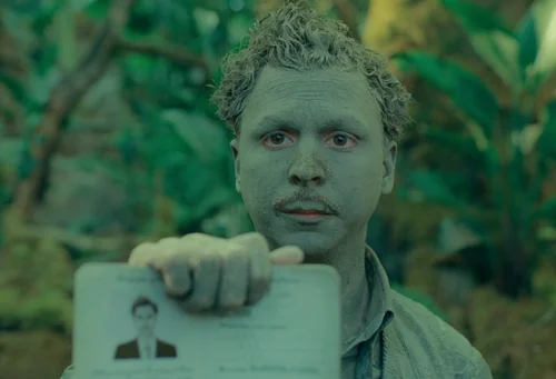 Still frame 319 from The Phoenician Scheme (2025) directed by Wes Anderson